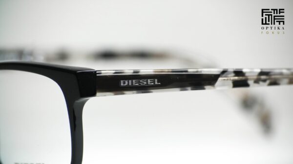 Diesel DL5211 col.002 – okvir za naočare, detalj okvira