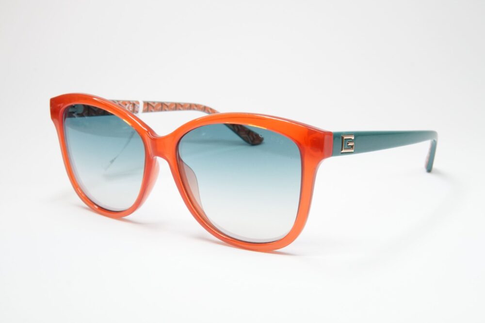 Guess GU7920 44X – sunčane naočare, bočni prikaz