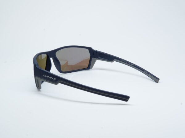 Ozzie OZ1567 P1 – prikaz iz ugla Ozzie OZ1567 P1 – sunčane naočare, prikaz iz ugla