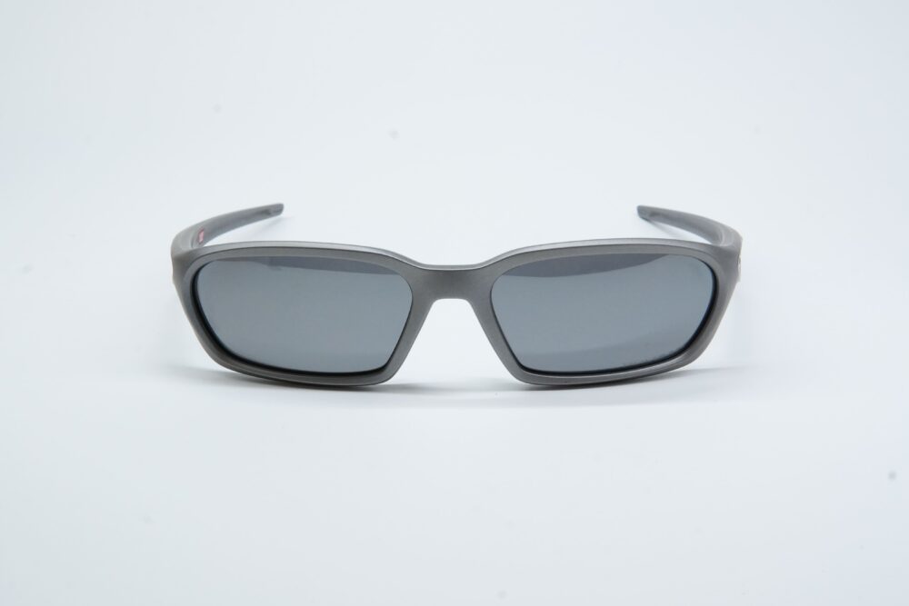 Oakley OO953005 – sunčane naočare, prednji prikaz